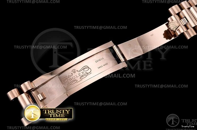 1028 RDD0219E – DayDate 36mm RelaxedFit 695